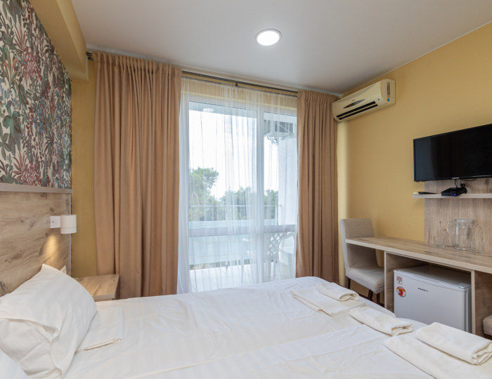 Комфорт 2-местный 1-комнатный с балконом (с ремонтом) - Объединение пансионатов «Пицунда»