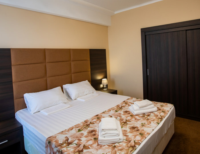 Люкс комфорт 2-местный 2-комнатный (с ремонтом) - Объединение пансионатов «Пицунда»