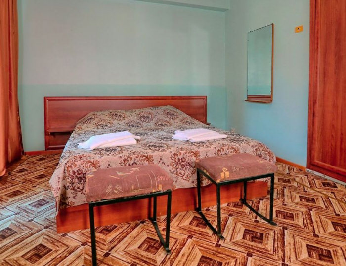 Полулюкс 2-местный 2-комнатный (без ремонта). - Объединение пансионатов «Пицунда»