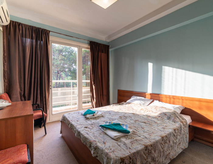 Стандартный 2-местный 2-й категории (без ремонта, балкон) - Объединение пансионатов «Пицунда»